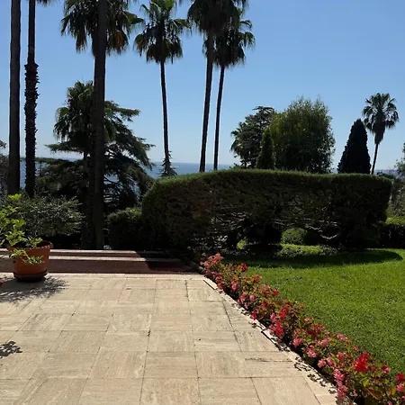 In Cannes With Terrace In Private Appartamento